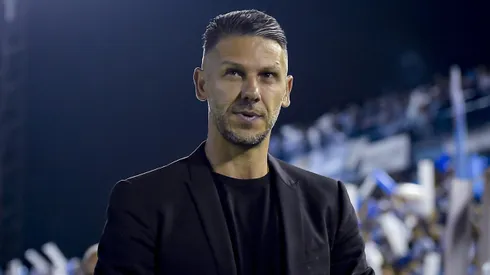 TUCUMAN, ARGENTINA - APRIL 28: Martin Demichelis coach of River Plate looks on prior a Liga Profesional 2023 match between Atletico Tucuman and River Plate at Estadio Monumental Jose Fierro on April 28, 2023 in Tucuman, Argentina. (Photo by Marcelo Endelli/Getty Images)