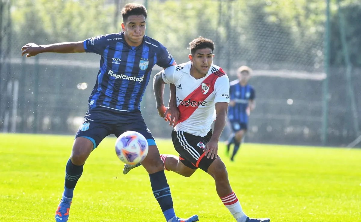 River tuvo varias bajas contra el Decano y aún así pudo conseguir la victoria. (Foto: Prensa River).