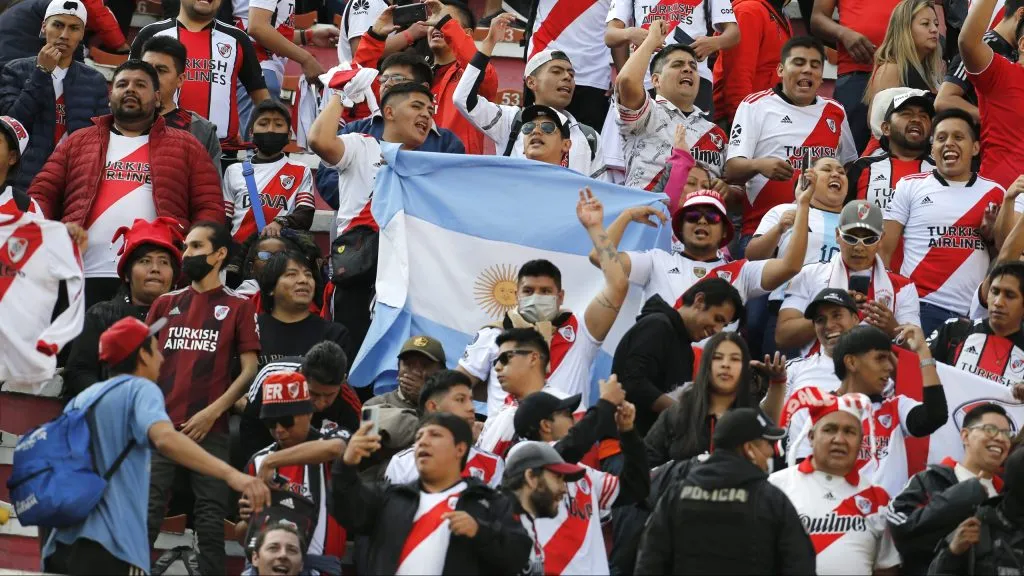 Los hinchas de river no podrán ir a ver el partido vs Colo Colo