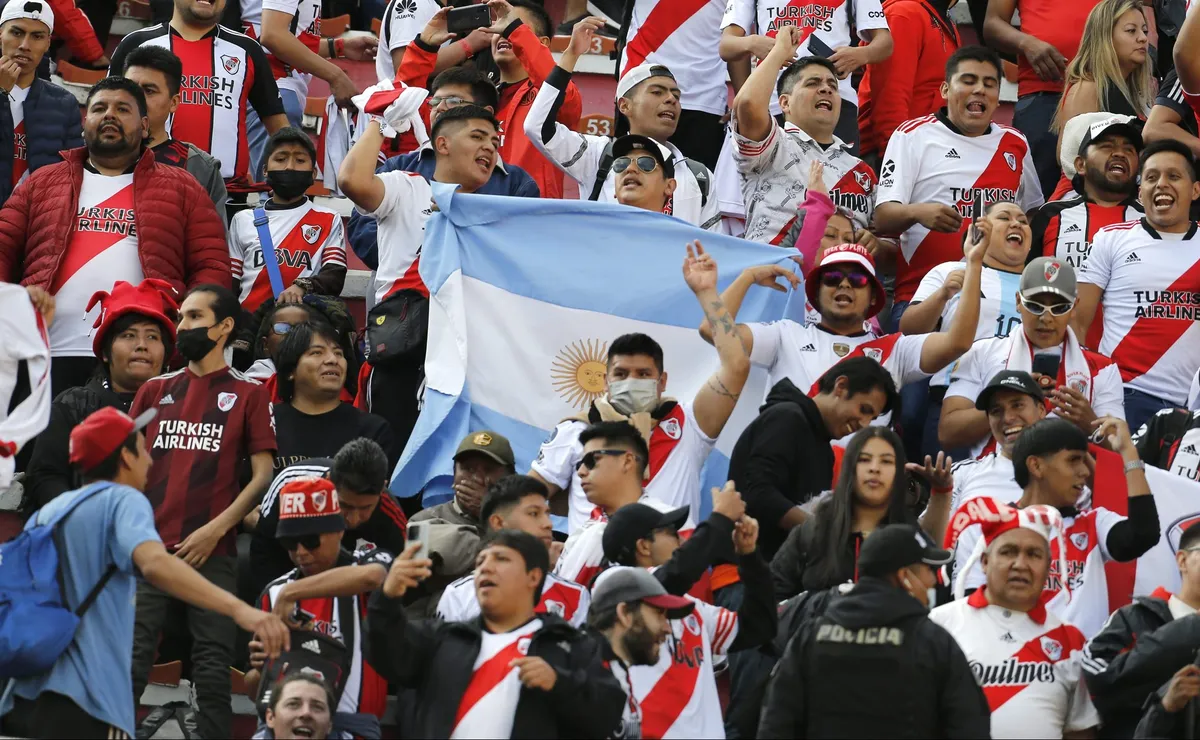 Los hinchas de river no podrán ir a ver el partido vs Colo Colo