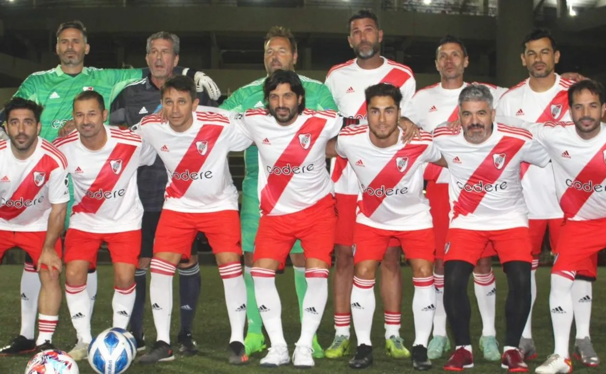El Fútbol Senior va por un nuevo triunfo.