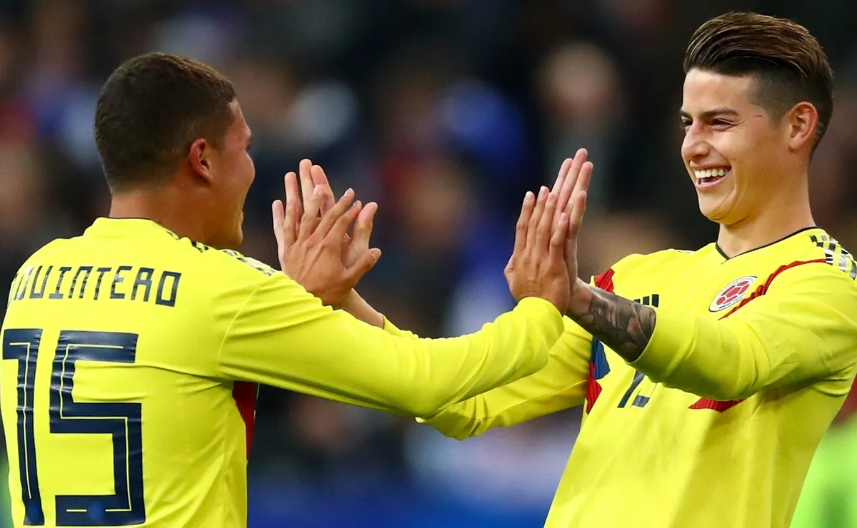 El festejo de James y Juanfer en Colombia. ¿El amigo de Quintero se pone la banda roja?
