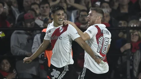 Locura total en el festejo del gol de Solari. (Foto: La Página Millonaria / Diego Haliasz).