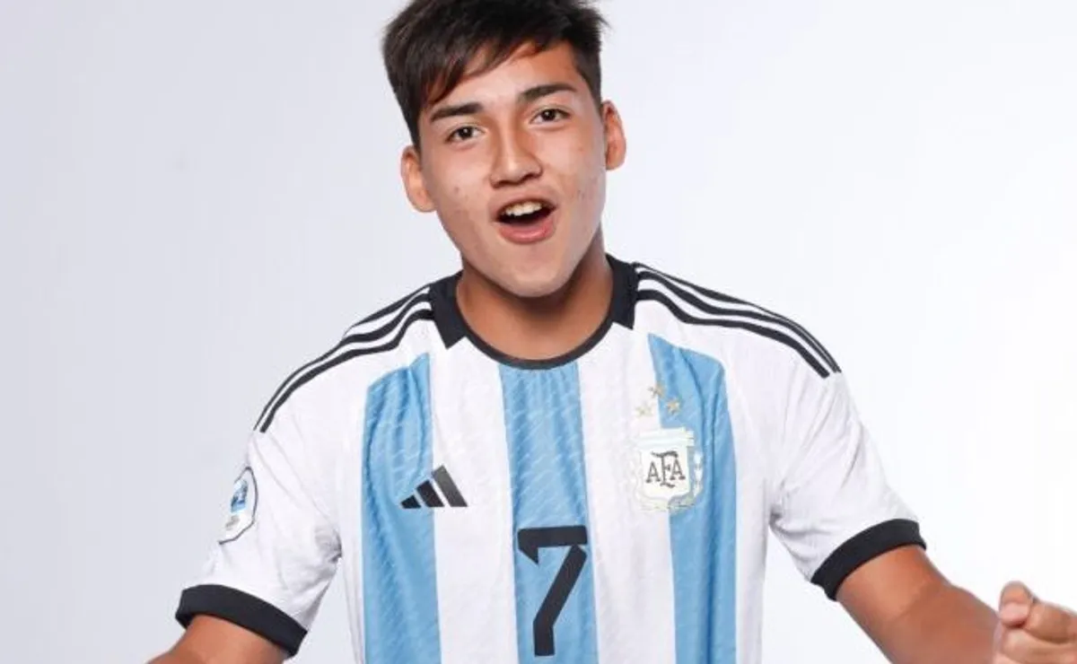 El delantero es oriundo de Comodoro Rivadavia y River se lo compró a la CAI de dicha ciudad.