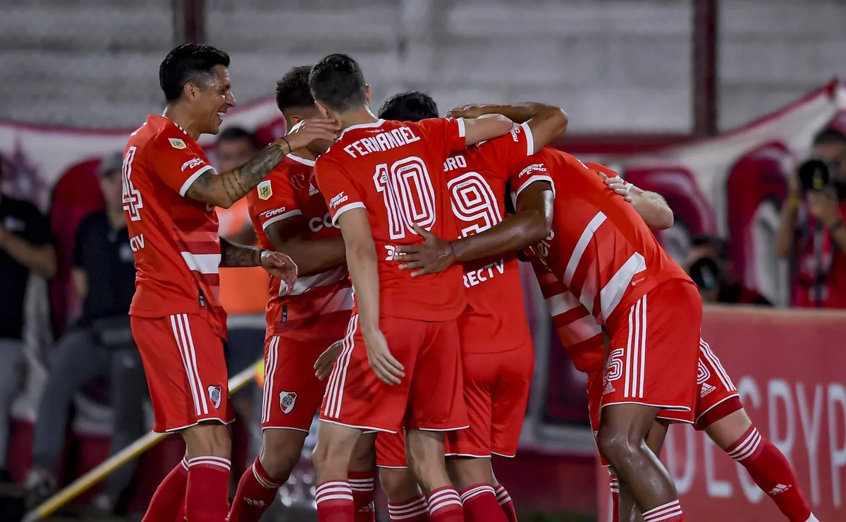 El Más Grande recibe al Tripero en un Monumental repleto y con mayoría de titulares en el once inicial.