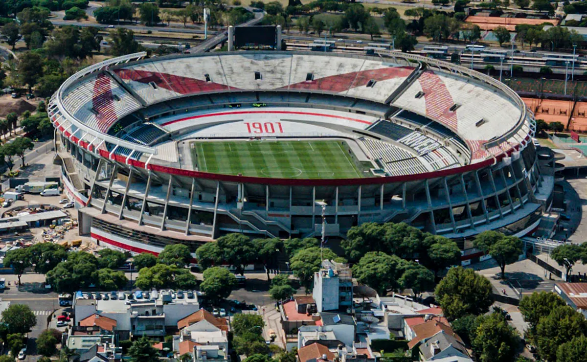 El Monumental ya está listo para recibir el superclásico del fútbol argentino.