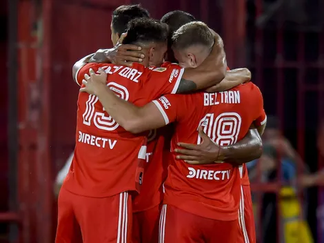 River goleó a Huracán y se afianzó como líder