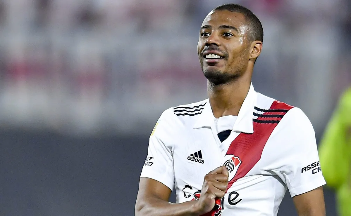 Nicolás De La Cruz tiene muy pocas chances de jugar el domingo