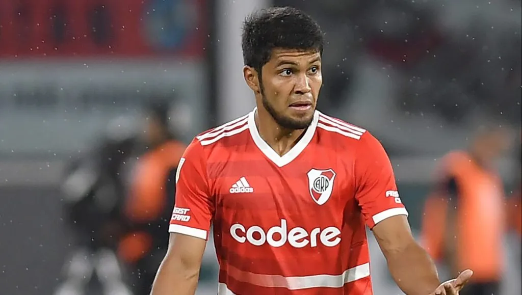 El Sicario podría emigrar de River en los próximos días.