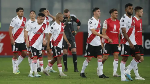 Los jugadores de River tras el empate en Perú.