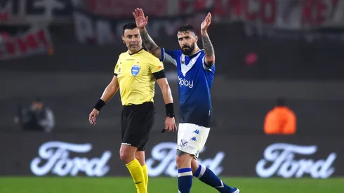 El Oso Pratto se desvinculará de Vélez.