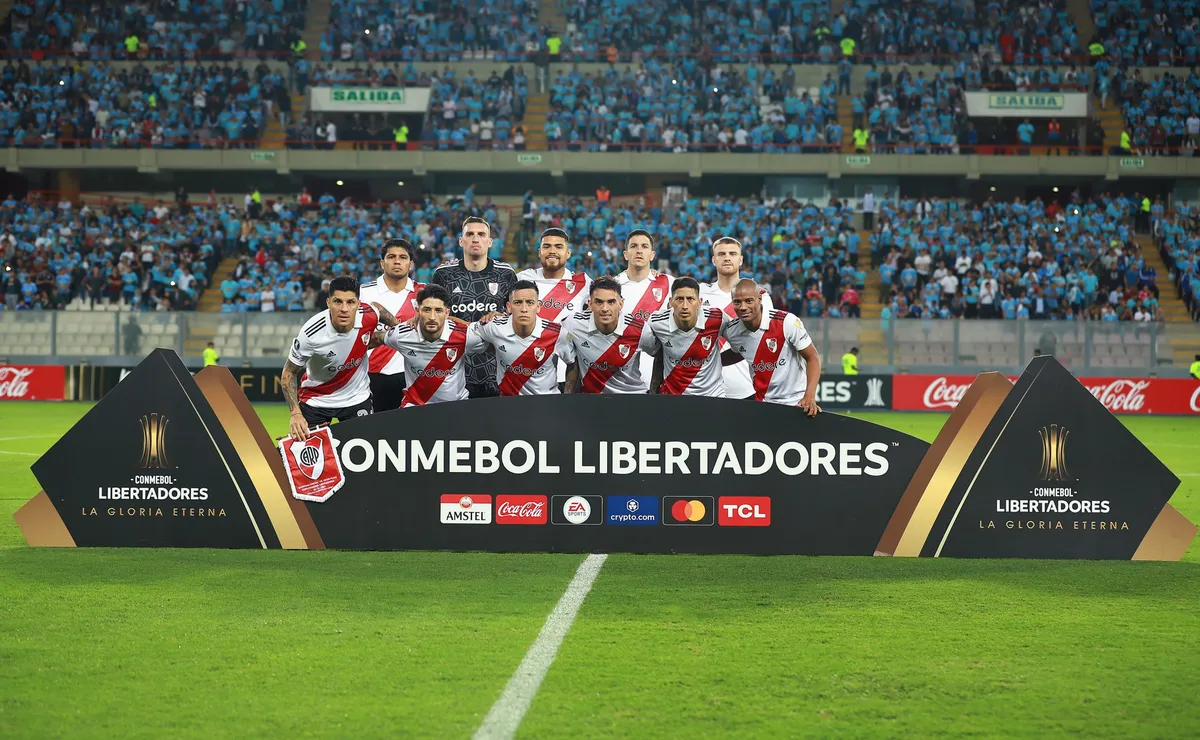 Los once de River que salieron a jugar en Lima.