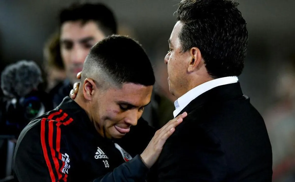 El Muñeco y Juanfer, fundidos en un abrazo: se viene el reencuentro en el Monumental.