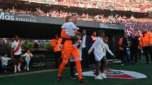 El hijo de Armani recibió el alta.