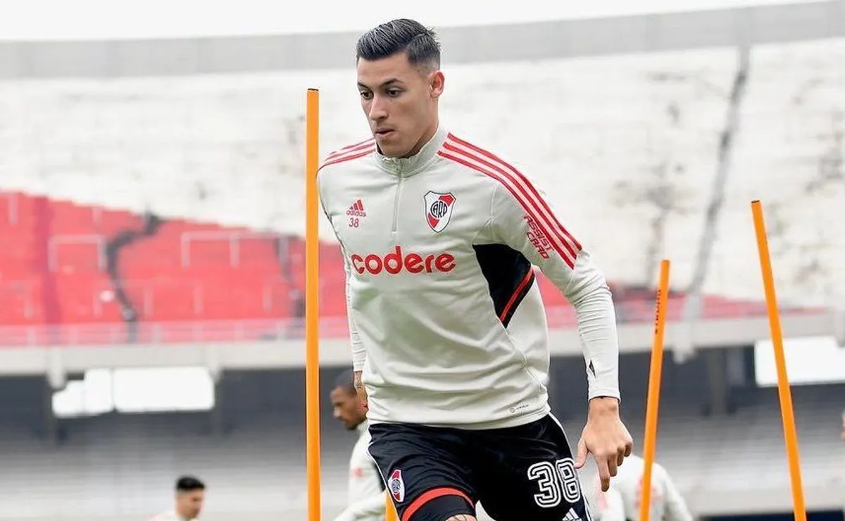Tomás Lecanda entrenando en River.