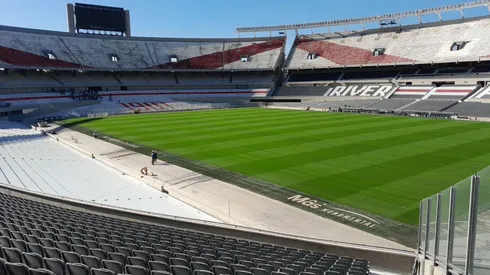 El Monumental avanza con la colocación de las butacas en la nueva platea inferior.
