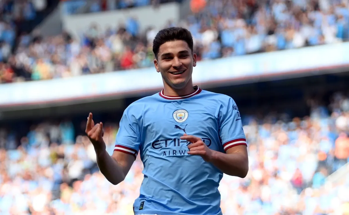 No lo pueden para a Julián en Inglaterra. (Foto: Getty).