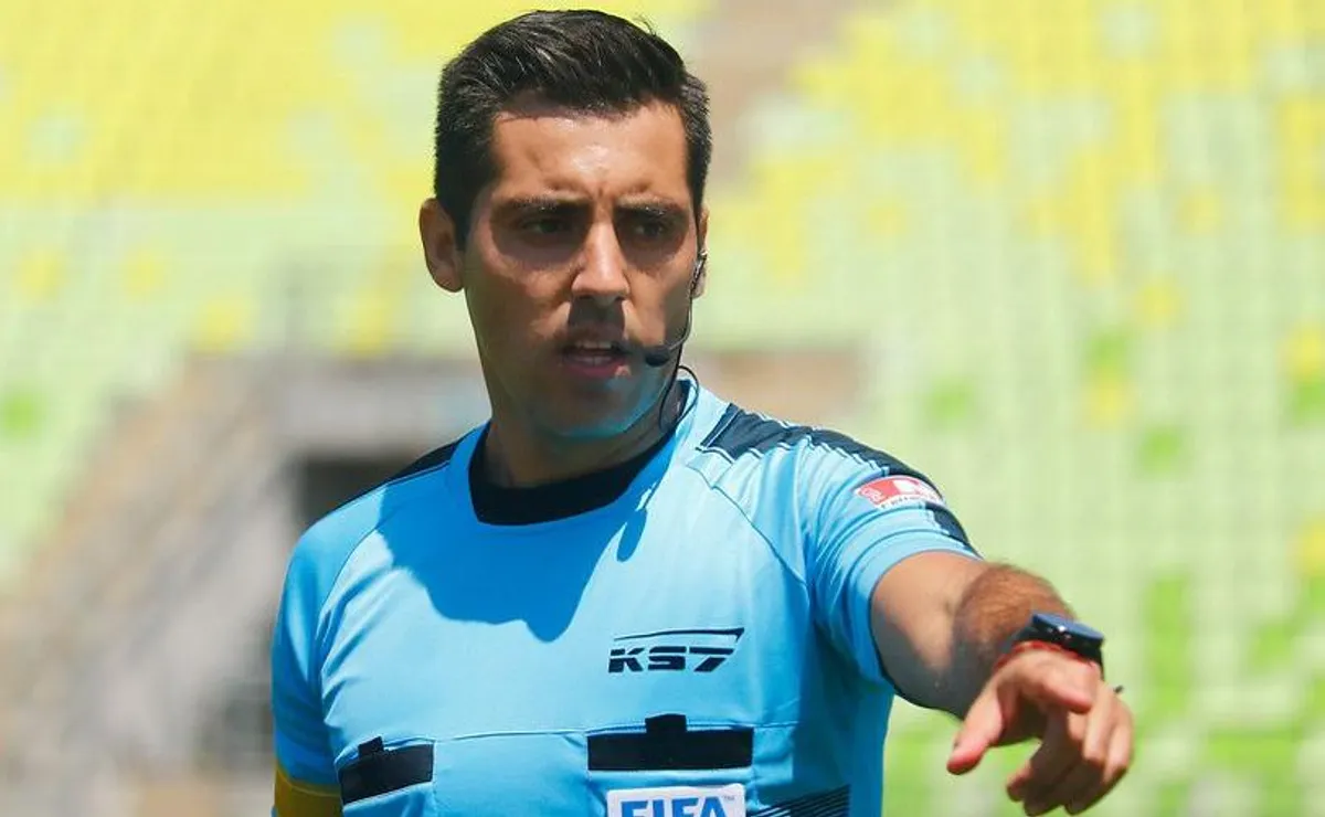 Cristián Garay será el árbitro entre River y Sporting Cristal en Perú.
