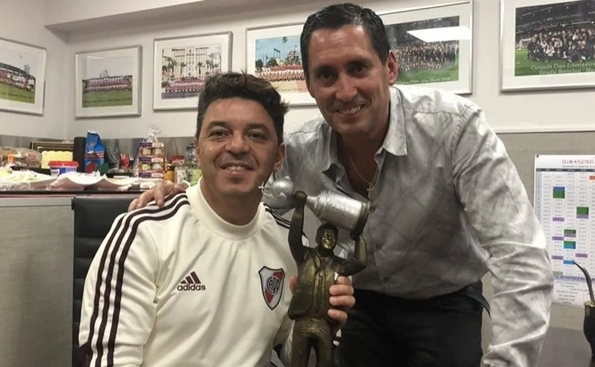 Marcelo Gallardo junto a Carlos Trillo.