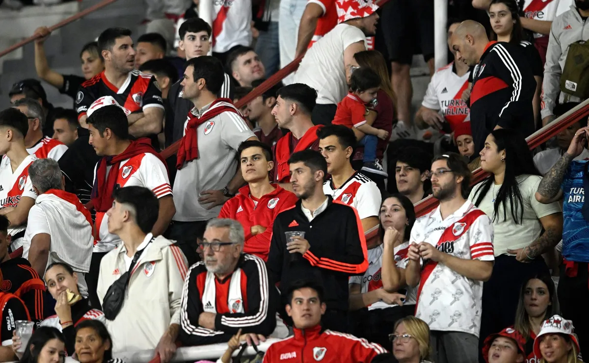 Buscate en la tribuna del Estadio Mario Alberto Kempes en Córdoba.