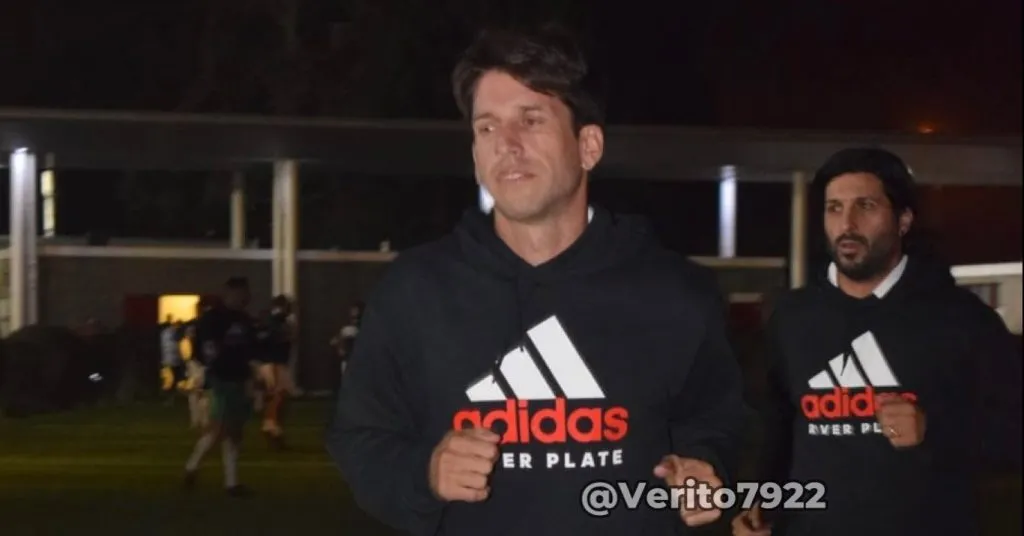 Placente con la pilcha de River en el senior. (Foto: @Verito7922).