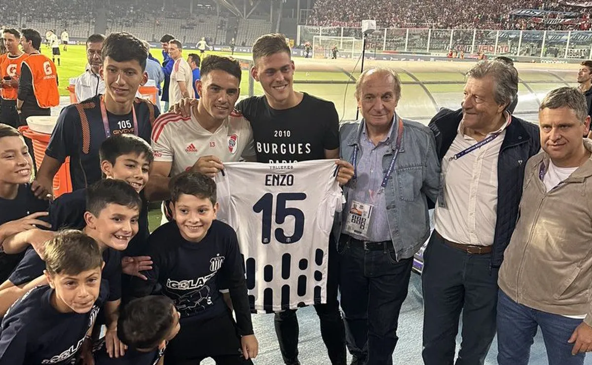 El reencuentro de dos grandes amigos en la previa del partido en Córdoba.
