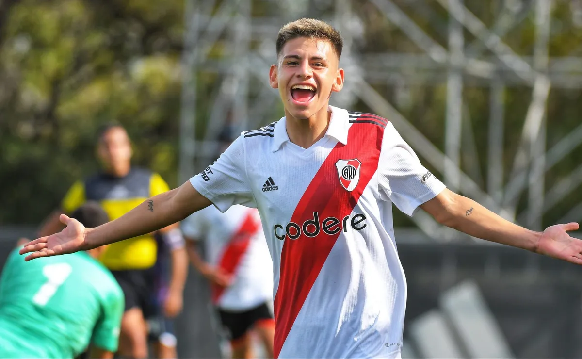 Claudio Echeverri.
