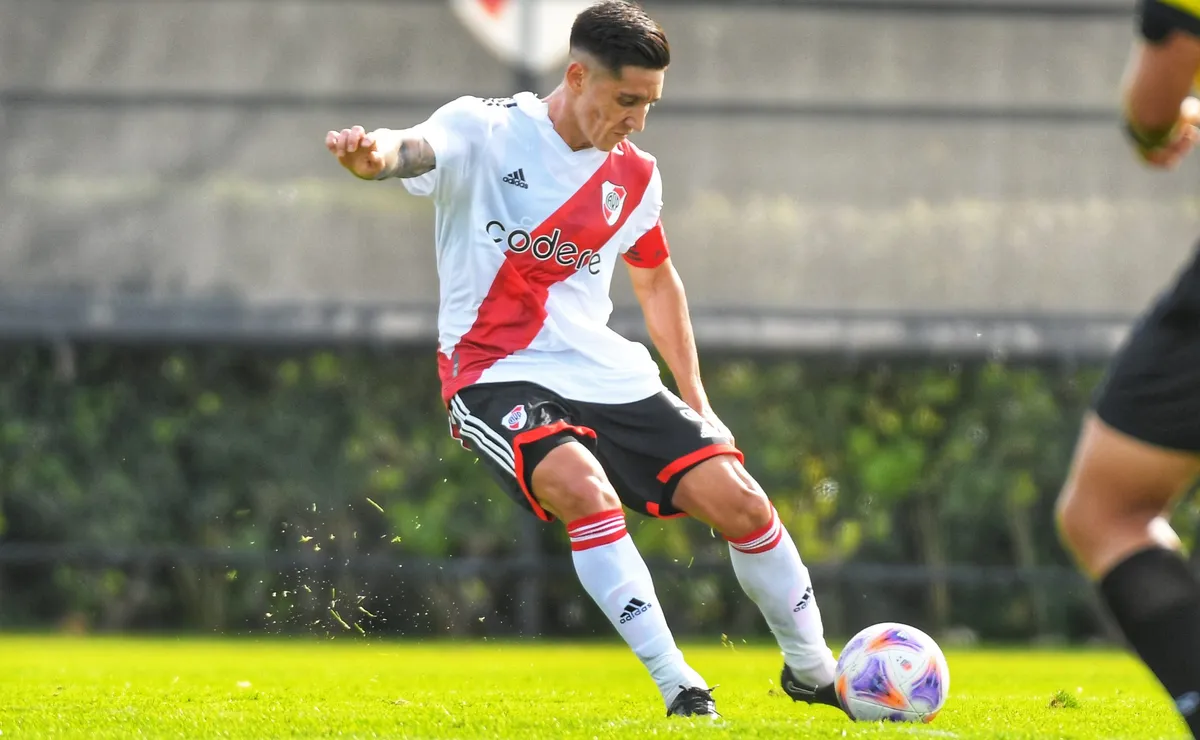 No hay que descartar que Kranevitter ingrese por De la Cruz o Nacho Fernández esta noche.