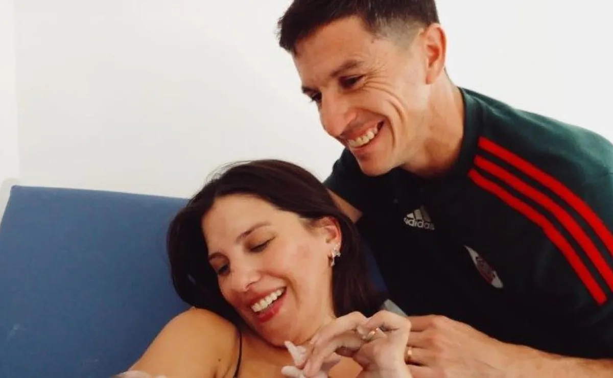 Nacho presentó a sociedad a Olivia con un emotivo mensaje.