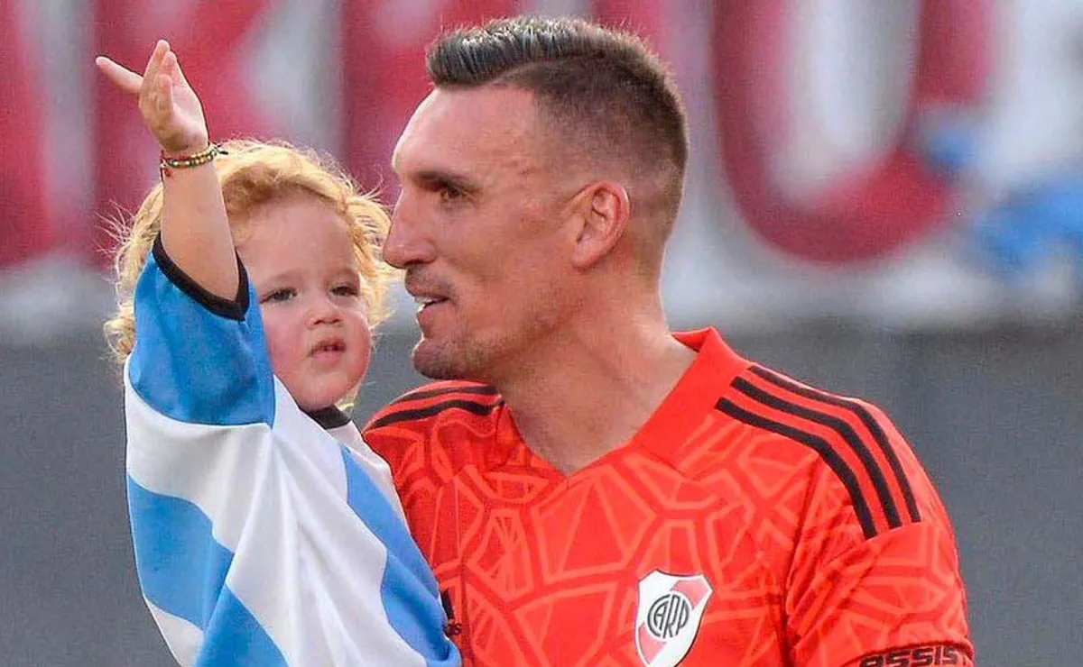 Otro homenaje para el arquero campeón del mundo.