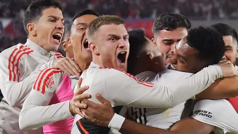 El festejo alocado de Lucas Beltrán luego del triunfo contra Boca.