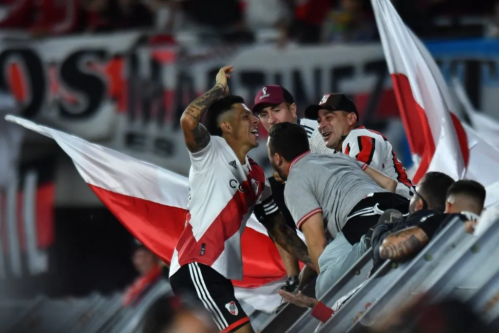 Enzo Pérez, un hincha más. Foto: Prensa River.