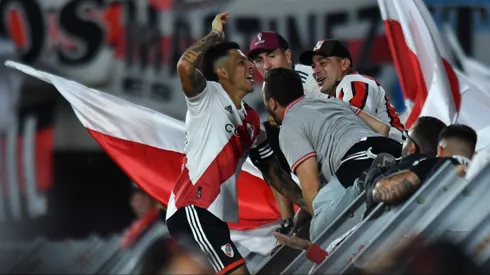 Enzo Pérez, un hincha más.