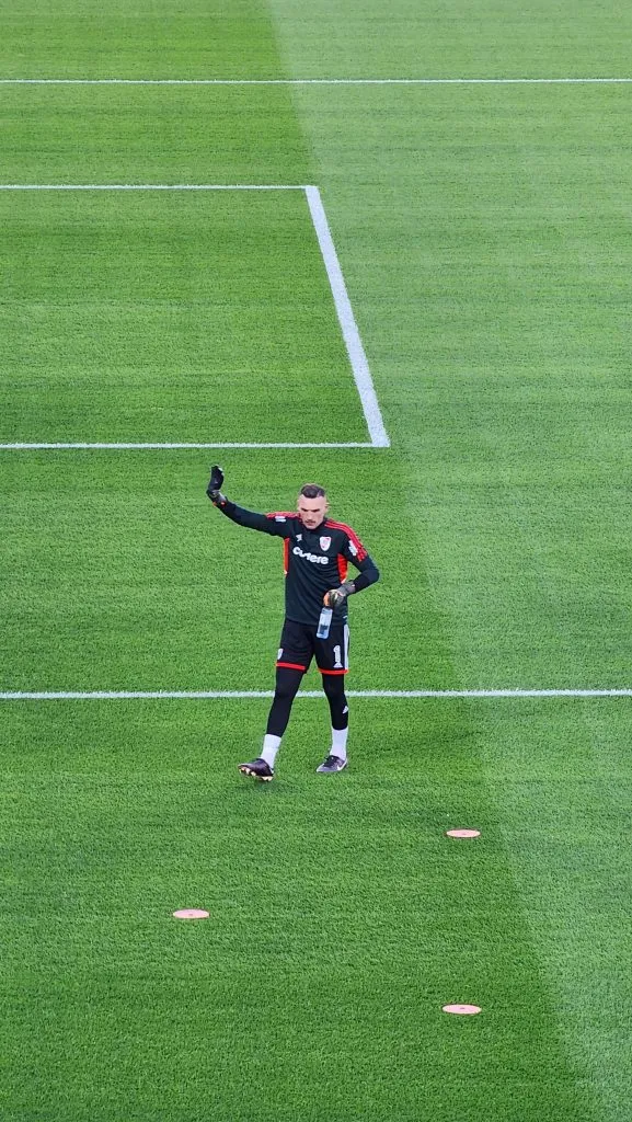 La ovación para Armani en la entrada en calor (Foto: LPM)