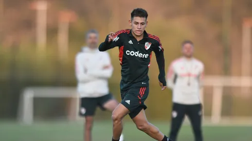 El Diablito echeverri entrenando con la primera de River