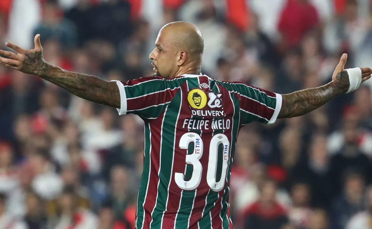 Felipe Melo haciendo de Felipe Melo: papelón absoluto en el Monumental.