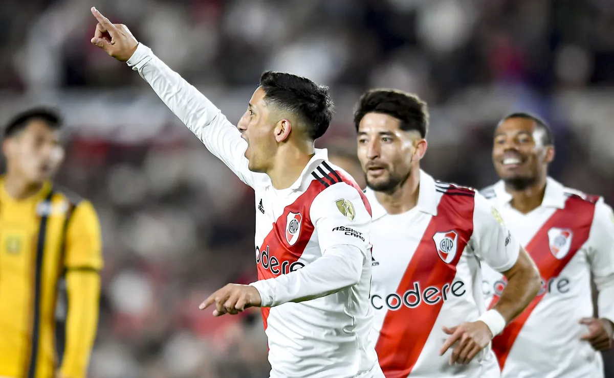 El Más Grande venció a The Strongest y selló la clasificación a octavos.
