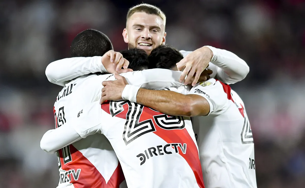 River le ganó a The Strongest.