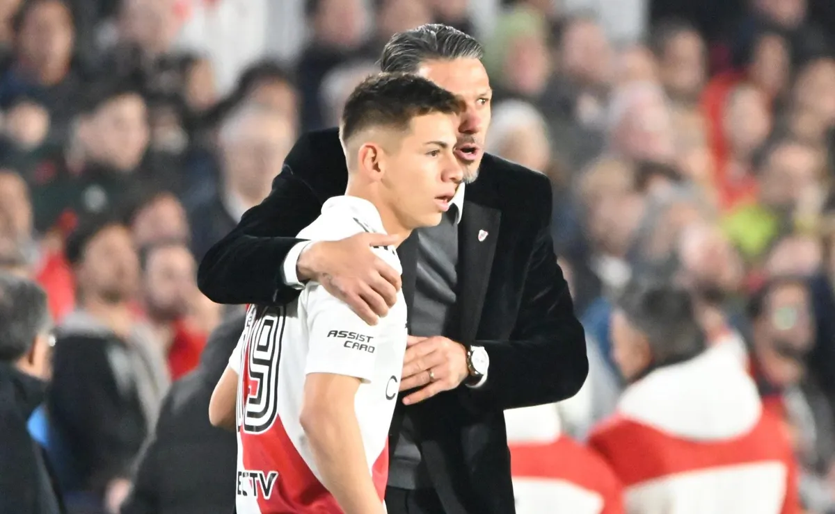 Demichelis contó cómo gestionará la situación de Claudio Echeverri.