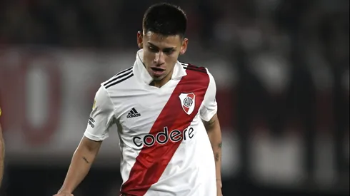 Echeverri solo jugó cuatro partidos desde que subió al plantel profesional de River, en ninguno más de 30 minutos.