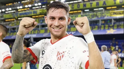 Watson festeja el triunfo de la Gloria en la Bombonera.