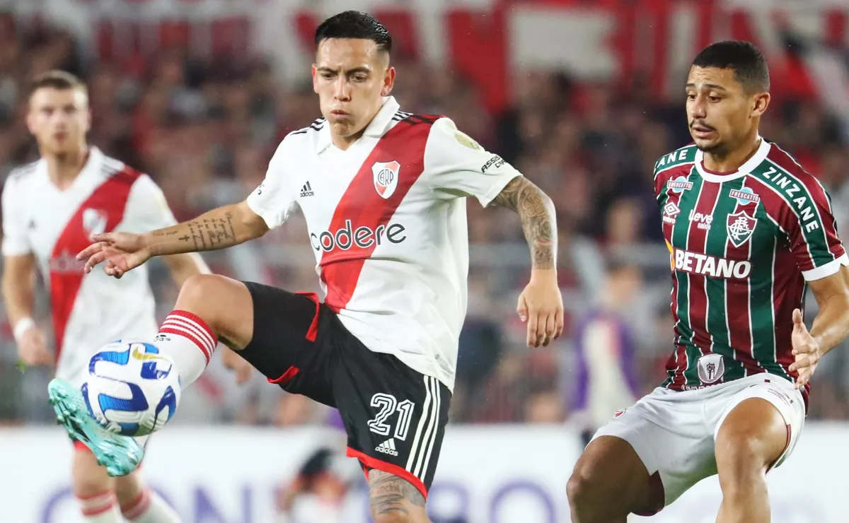 Esequiel Barco ante Fluminense.