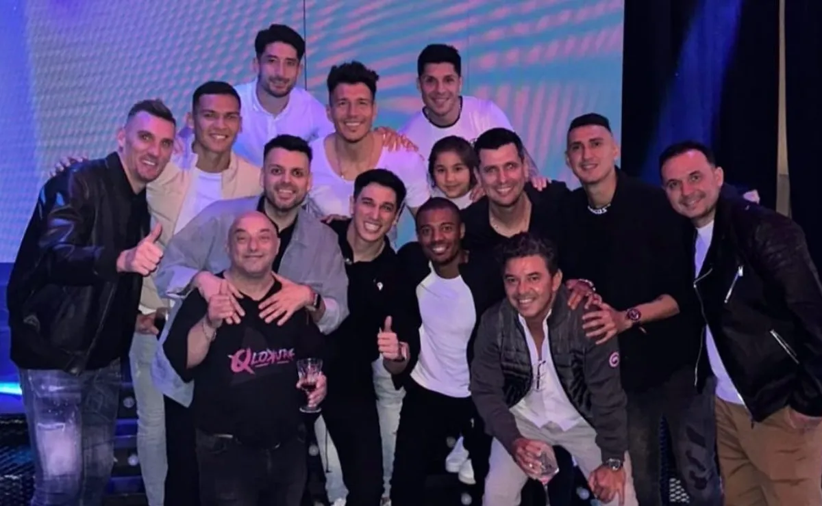 El Muñeco estuvo presente en el cumpleaños de De La Cruz