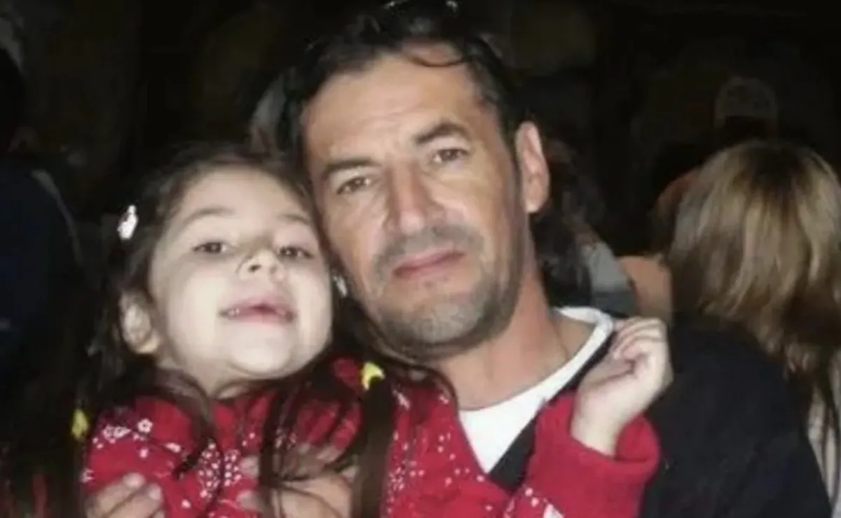 Mía y Pablo Serrano.