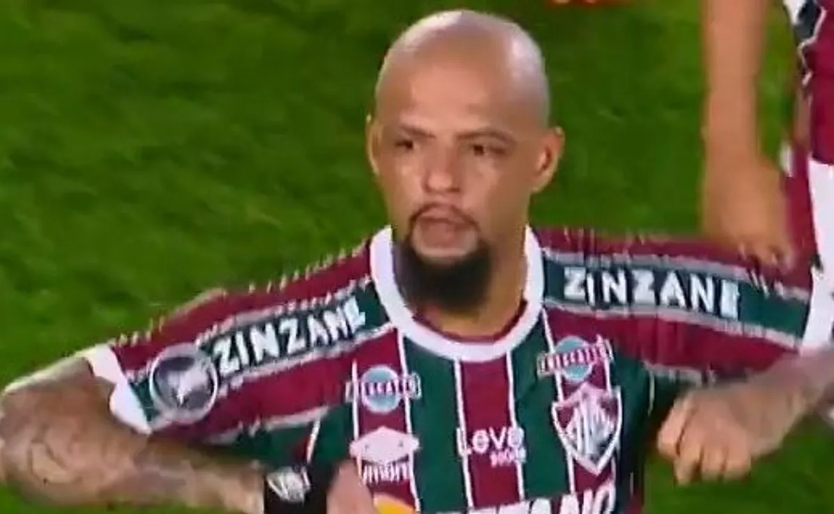 Felipe Melo haciendo de Felipe Melo: papelón absoluto en el Monumental.