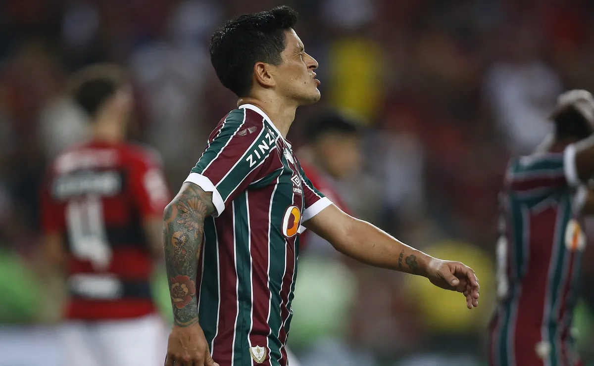 Fluminense cayó en el clásico y llega con dudas al duelo de la Copa Libertadores.
