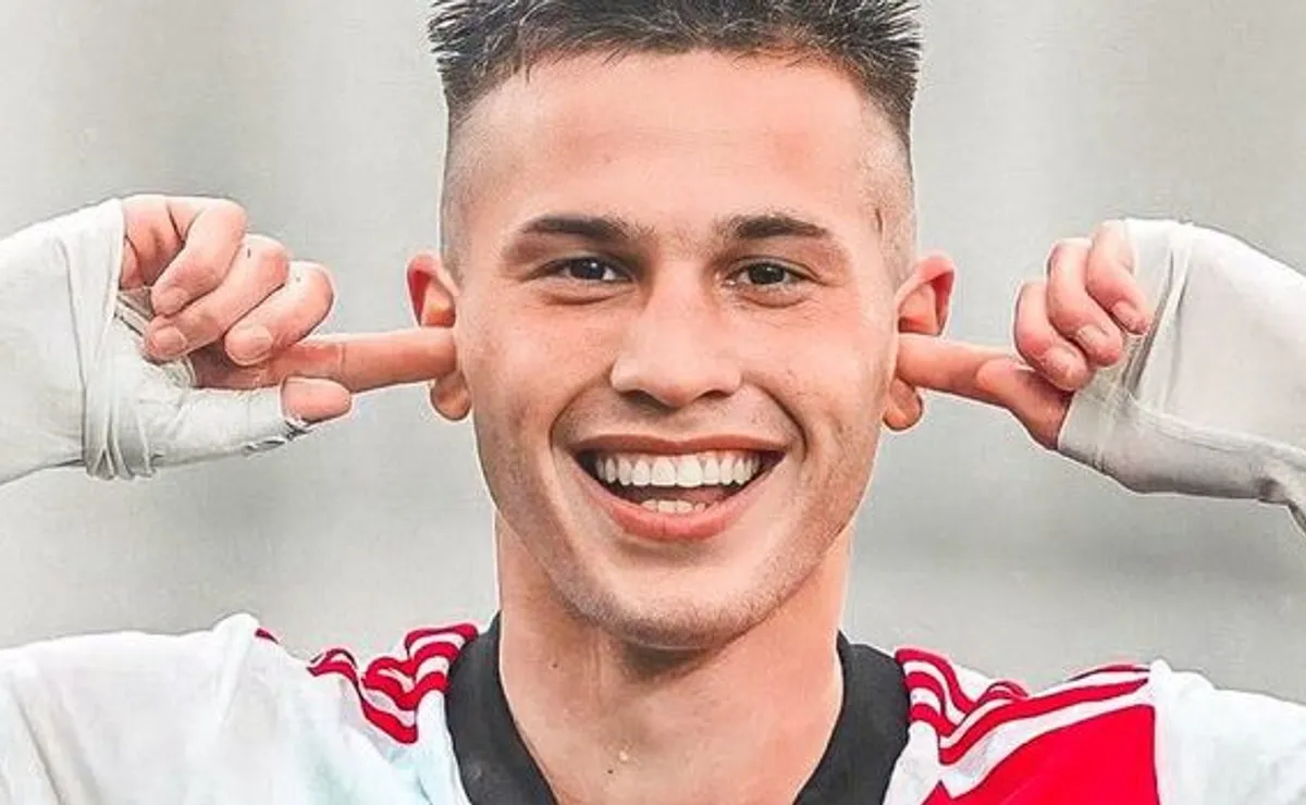 El lateral de la Reserva de River está cerca de mudarse a La Plata.