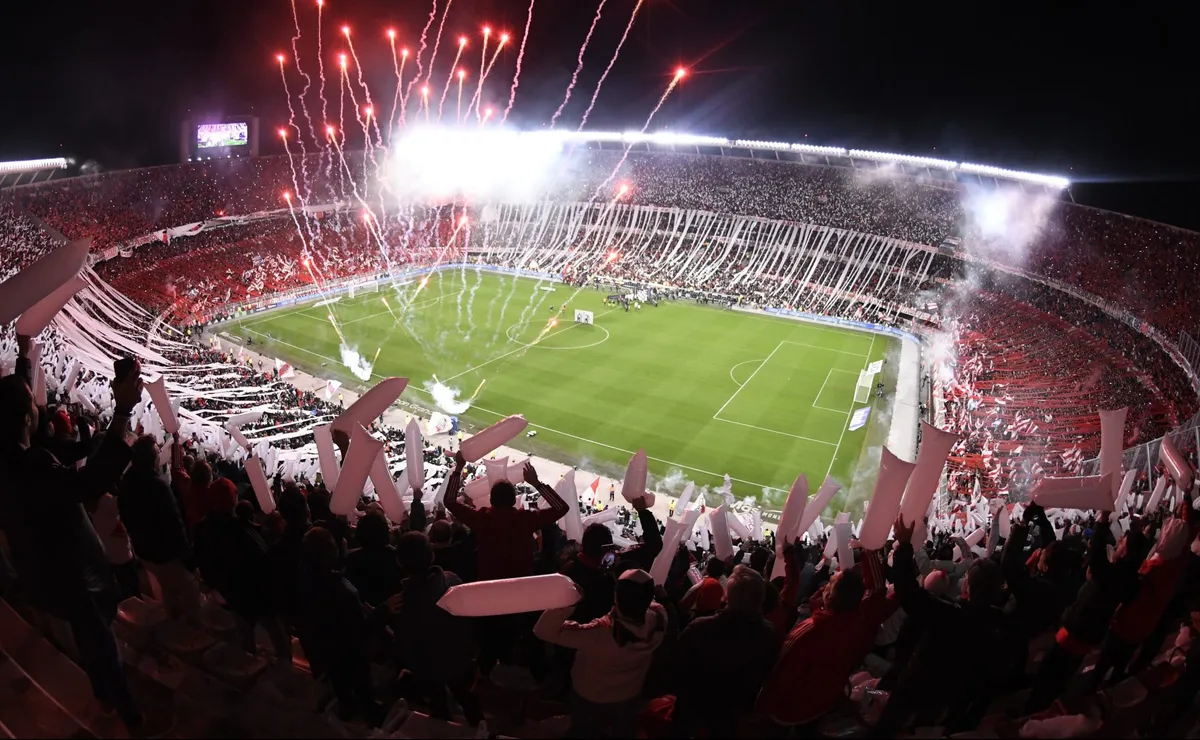 El Monumental vestido de fiesta para recibir al campeón.
