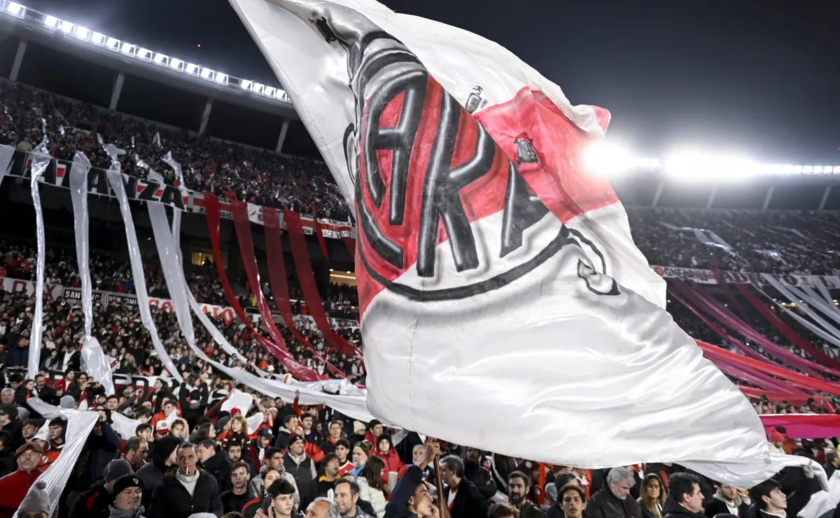 El Monumental se prepara para vivir otra noche de Copa Libertadores.