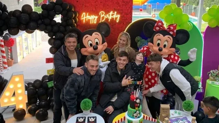 Gallardo, su mujer y sus hijos en el cumpleaños de Benjamín.